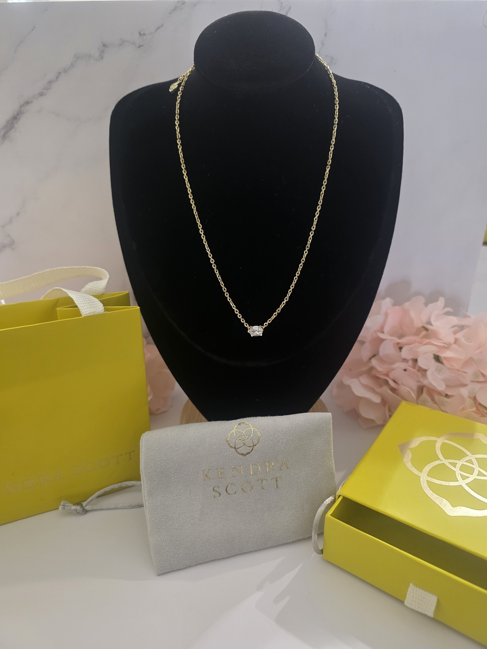 Kendra Scott- Gold Cailin Pendant Necklace - White